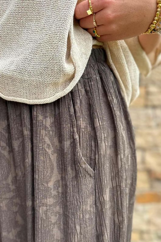 Kiti Paisley Damask 7/8 Barrel Leg Pant Coffee Bean
